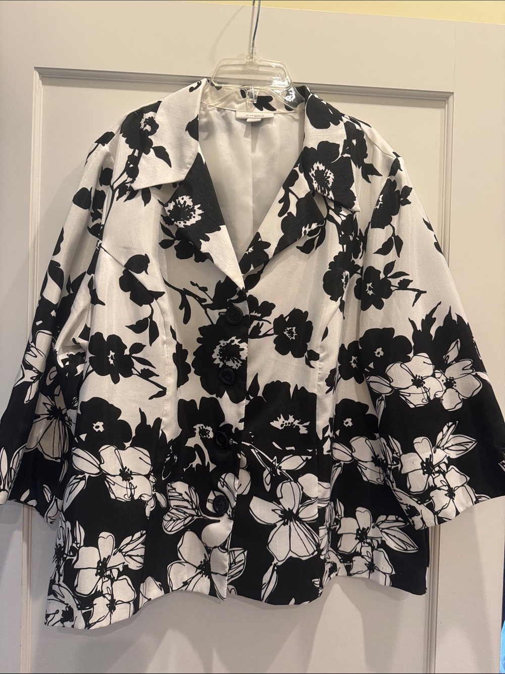 dressbarn Black and White Floral Blazer